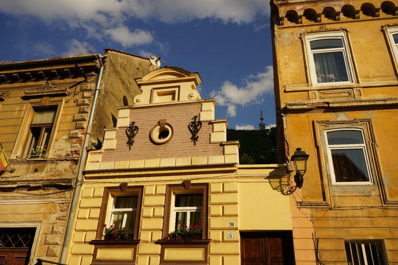 Crown Of Karolina Appartement Braşov Buitenkant foto