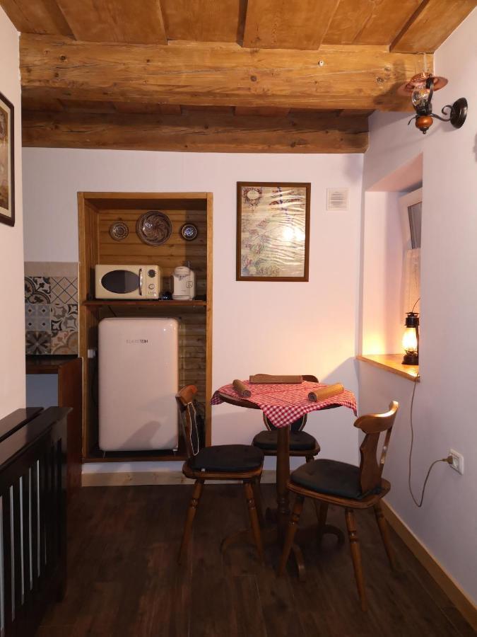 Crown Of Karolina Appartement Braşov Buitenkant foto